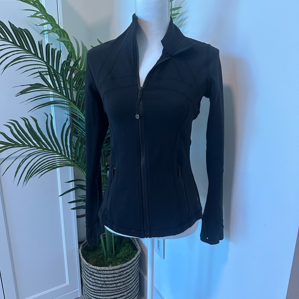 Lululemon Women's Black Jacket
